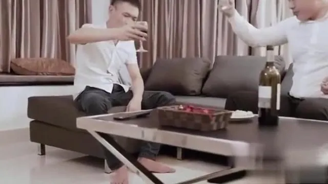 Série doméstica AV Crazy Man: Capítulo de estupro de cliente: Marido bebe com o chefe, mas acaba tendo um caso adúltero