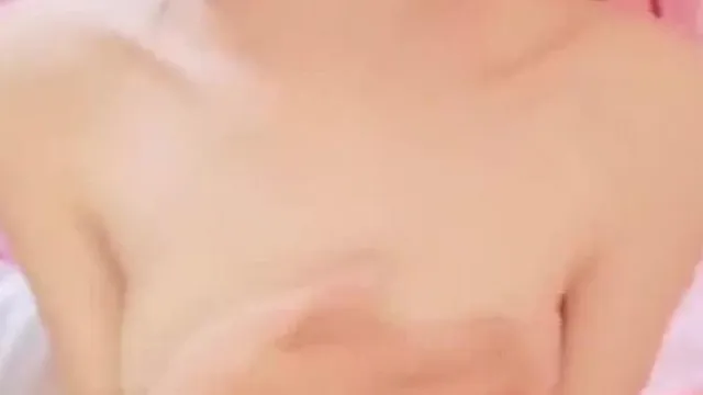 超嫩青春小萝莉-咬一口幼萝自慰大秀