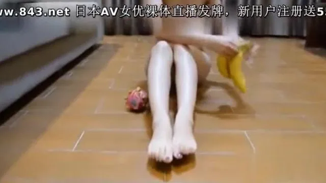 網路紅人小白兔愛香蕉