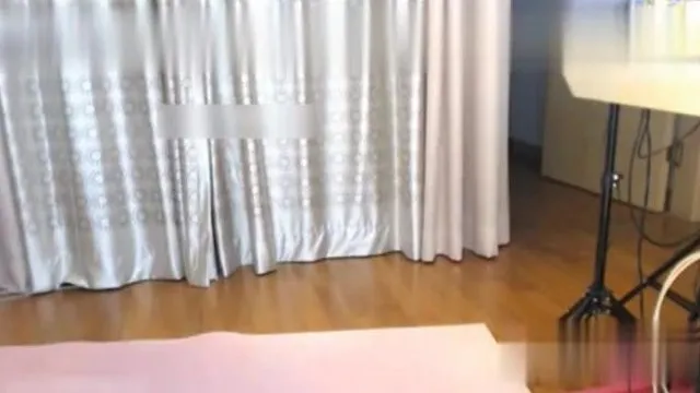 韩国漂亮主播昭熙穿着情趣黑丝网袜护士装自慰