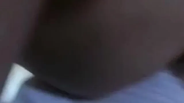 小姐姐爱大鸡巴 2男2女宾馆开房 姐姐在和人啪啪妹妹在一旁玩手机偷看傻屌问人鸡巴大不大