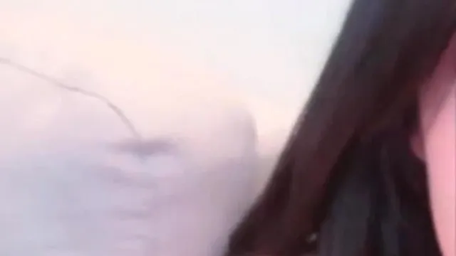高颜值姐妹花全裸漏逼诱惑秀 沙发上慢慢脱掉翘着屁股掰开逼逼特写非常诱人 很是诱惑不要错过
