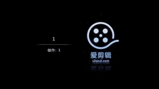 你射我的B里，高颜值美女与土豪淫乱啪啪啪边乾边拍，这吃鸡巴的样子太销魂了
