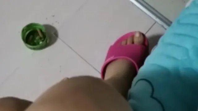 Hermosa presentadora y pareja sexual tienen sexo apasionado, presumen de sexo oral y prueban muchas posiciones