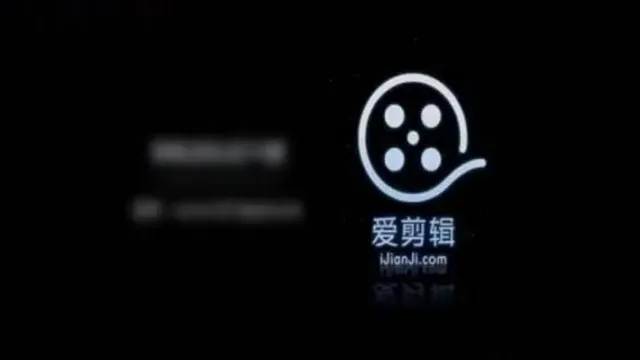 嫩模酒店私拍摄影师让她手穿着丝袜自慰