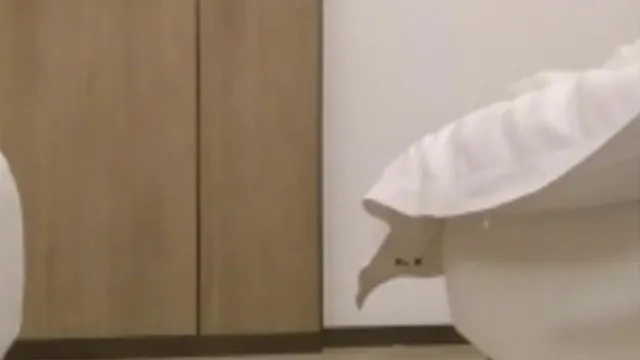 Putinha, você já comeu e bebeu bastante, é a vez do seu irmão te comer
