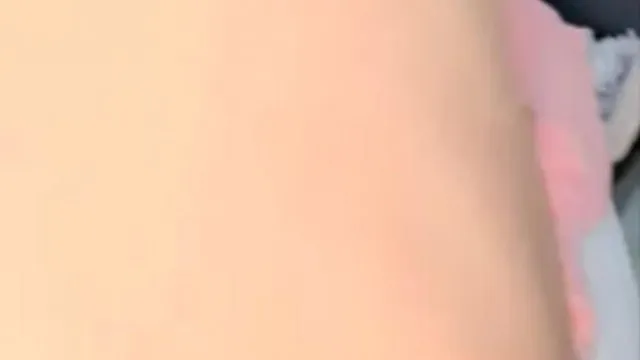 小哥和两个萌妹子浴室啪啪秀估计小哥草不过俩骚逼