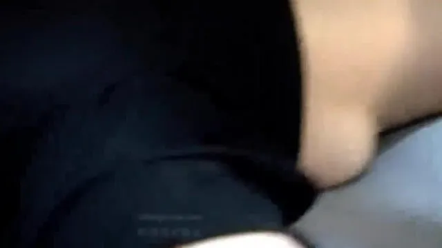 自拍福利高颜值短发妹子双人啪啪 黑色网袜口交上位骑坐大力抽插最后内射