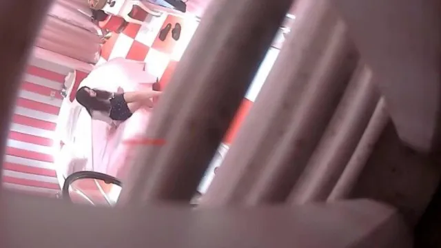 公关小姐看到帅哥就情不自禁「你真的好硬只准干我」求高潮