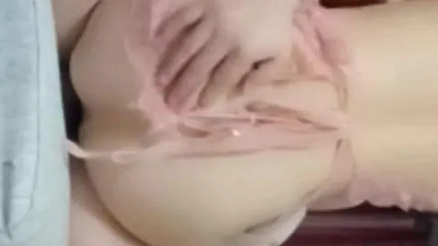 Laisser ma copine porter de la lingerie sexy, ça m'excite tellement et j'ai envie de la pénétrer tout de suite