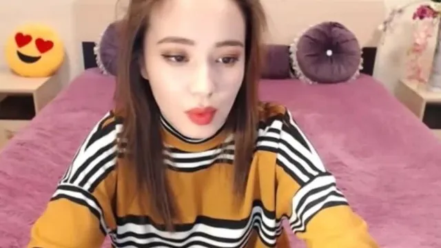 神正!皮肤白皙身材又好性感女主播随便诱惑都可以让肉棒硬梆梆-9