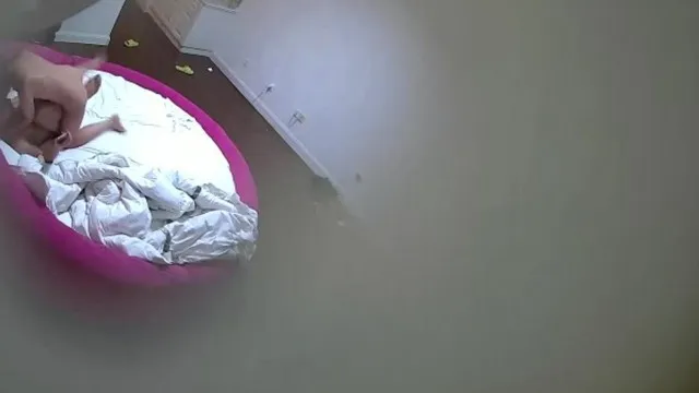 精品小旅馆情趣大圆床TP小伙和逼毛很茂盛淫骚眼镜妹搞完摆浦斯B