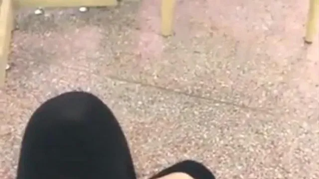 非常骚的主播在上课的时候放跳蛋差点被发现