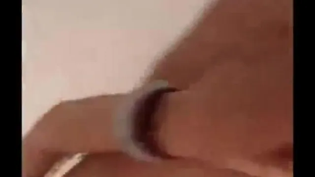 身材高挑的清纯妹子浴室开腿“洗海鲜”