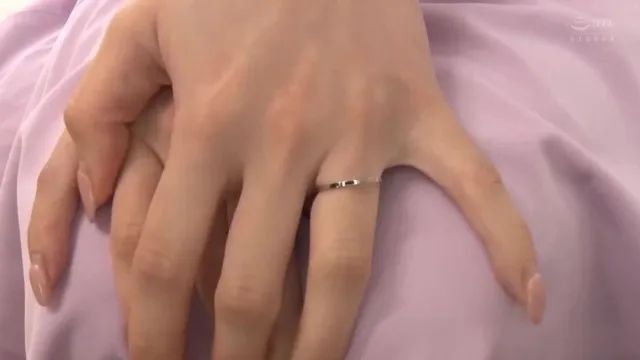 结婚6年目 子供を预けてそのまま撮影スタジオまでママチャリで来た夫とセックスレスで欲求不満な団地妻AVデビュー 河菜つばき