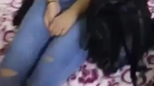 巨乳马尾辫萝莉很乖仔沙发上被我操2下就射了