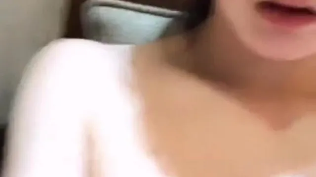高颜值新人36D美乳妹子自摸秀大白美乳非常诱人自摸逼逼毛毛较多