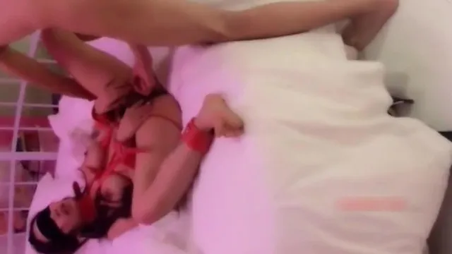 女模外卖被各种捆绑硬塞还是很开心