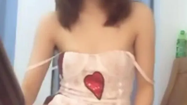 [Fuite d'une ancre chinoise] Déesse haletante ~ 1 internaute a commencé le premier spectacle de pénétration de chatte de la déesse