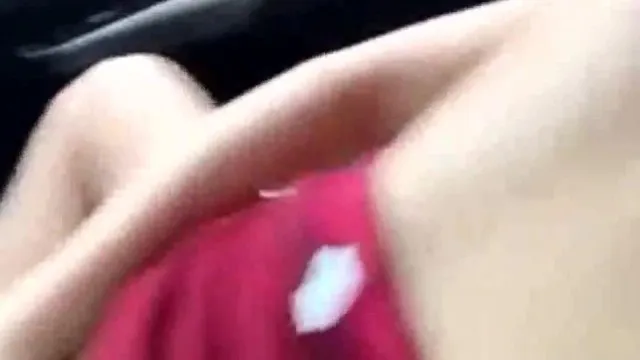 淫娃抠穴直播请上车~开车载你去打炮~让鲍鲍透透气~