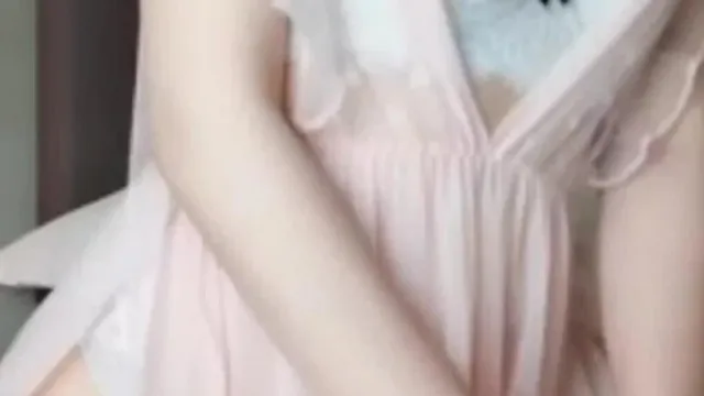 【中国アンカー流出】2019年最新のトップ巨乳女神「隣の少女」新バージョンカスタマイズ - 妖精の棒をすぐに波穴に挿入してオーガズム、白い汁が溢れ、足が震え、卑猥な言葉が飛び出すからかい