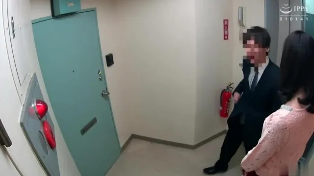 「你把一個老女人灌醉到底想做什麼？」我瞄準了一個在年輕男女擠滿的居酒屋獨自喝酒的成熟女人，並引誘她帶她回家！感到孤單和沮喪的素人妻子乾燥的身體被淋濕了！ ！第38卷