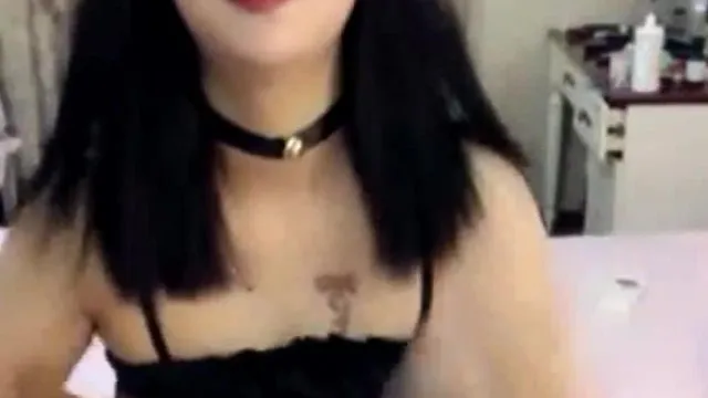 可愛くて気性の激しいアナウンサーとセックスパートナーは、まずオシドリ風呂に入り、その後セックスパートナーとセックスする
