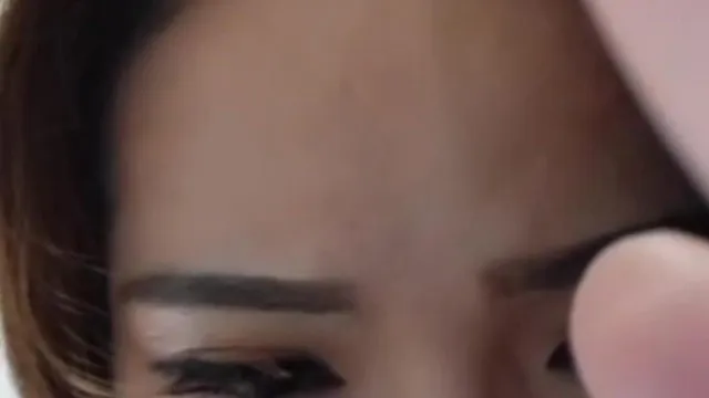 妖艳骚气长发新人苗条美女主播性感情趣装高跟鞋慢慢脱光自慰秀