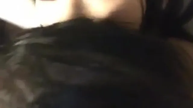 性感小騷妻帶著老公與閨蜜3P愛愛 主動手機拍下留念 國語對白