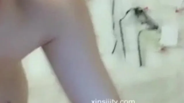 极品萝莉女神瑶瑶小妖精与勇猛炮友激情互动 学妹制服抱起来操真带劲 爆精颜射好多