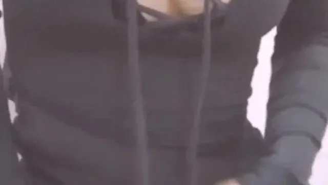 不逊于私人玩物的网红少女安娜Anna收费作品杨柳细腰一对车大灯超赞尤其是大乳头好像吸一吸舔一舔
