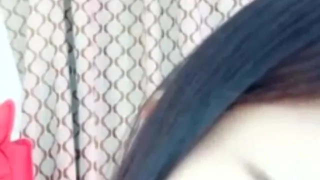 苗条性感长腿女主播丁字裤骚气扭动第二部 椅子上手指扣逼道具自慰