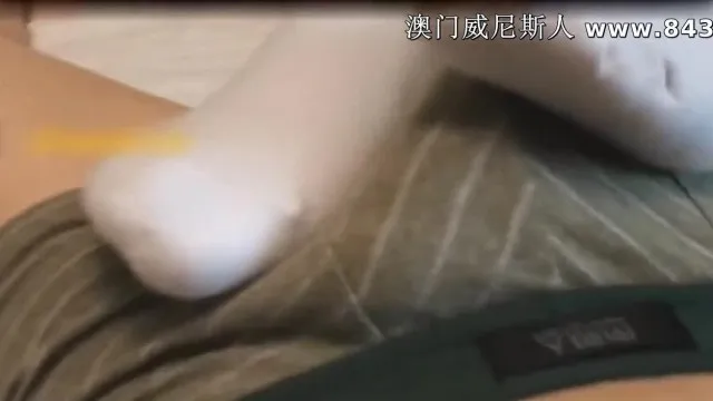 用我的神器大屌来拯救失恋的白棉袜小妹妹 掰开腿提枪开操 小妞敏感体质 一顿抽插下呻吟娇喘 白浆淫水直流