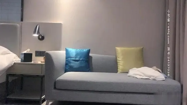 Vale a pena namorar uma garota pequena e fofa que ainda tem uma boceta macia, não importa quanto dinheiro você gaste ~