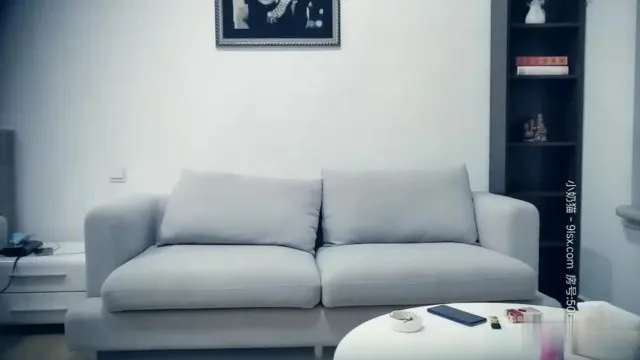 《七天极品探花》和高颜值甜美萌妹子约啪，还吃起了火车便当～