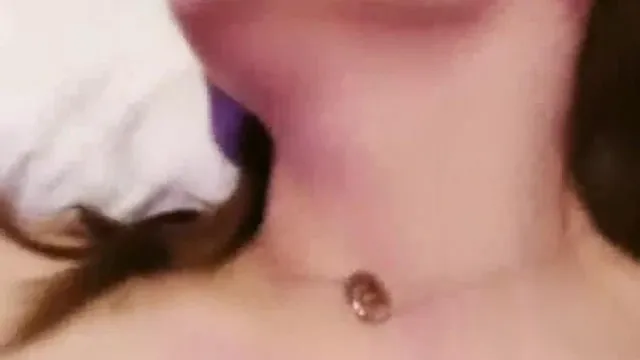 [Gratuit pour une durée limitée] La salope Xiao Kenai séduit le livreur et lui donne de bonnes critiques, lui déchirant l'entrejambe, giclant du liquide orgasmique, pipe en gorge profonde, baise hard, gros plan, très tentant