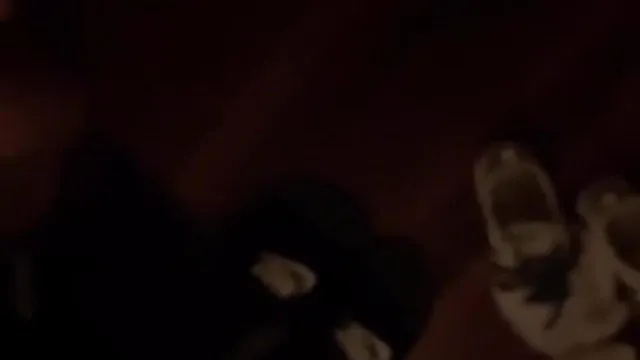 Mientras su esposa trabajaba en el turno de noche, el hombre conectó a su sexy cuñada y tuvo relaciones sexuales~