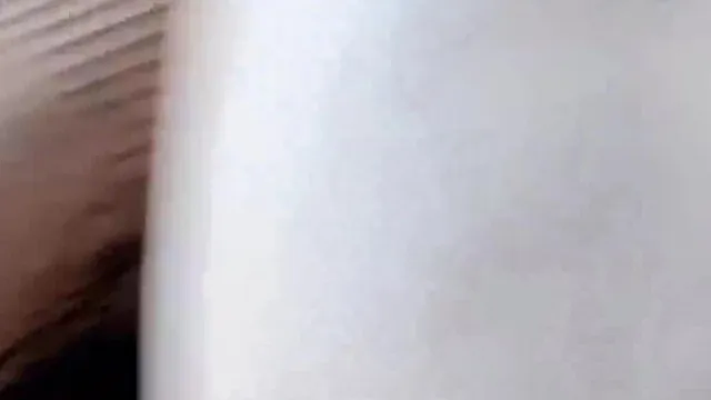 La première version originale du rendez-vous parfait de la belle épouse La jeune femme la plus sexy en bas noirs sort avec un bel étranger et ses fans se font baiser jusqu'à l'orgasme ~.