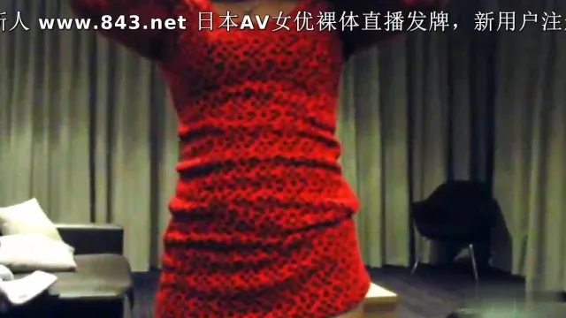 杭州奶茶店风骚少妇骑上印度人的大屌～被肏到人妻屄淫水直流！