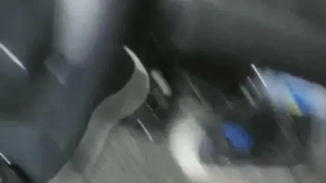 长髮可人小妹子和大叔玩车震，啪完了不过瘾再拿跳蛋自己玩~