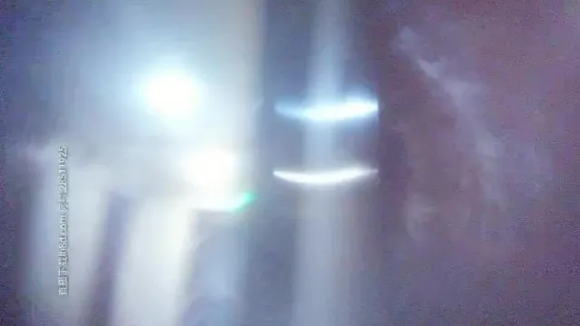 《91王先生会所寻欢》戴着偷拍眼镜到会所，挑到口活厉害的小姐穿着情趣网衣一起啪啪