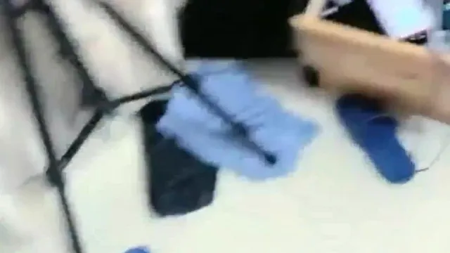 防疫在家无事做，爱爱直播赚大钱~ 极品轻熟女被男友肏到频频求饶，直播主爽了才放过她❤