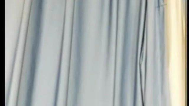 小さなキツネの妖精が外国の砲兵と戦います❤ 大きな外国人のチンポは私のふしだらなスイッチを作動させます〜座るとすぐに私は最後までふしだらになります！