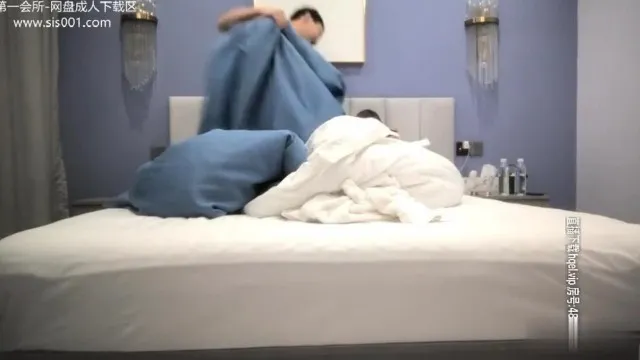 饥渴的小伙子体力超好，高速打桩让妹妹舒服到不行！
