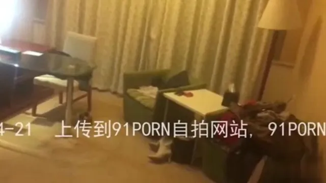 4Pは妖精のように幸せです～犯されてアソコが腫れそうになっています～でもそれだけの価値はあります！