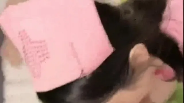 La petite infirmière a dit que si elle se met en colère, elle ira mieux si elle se fait baiser 2 !