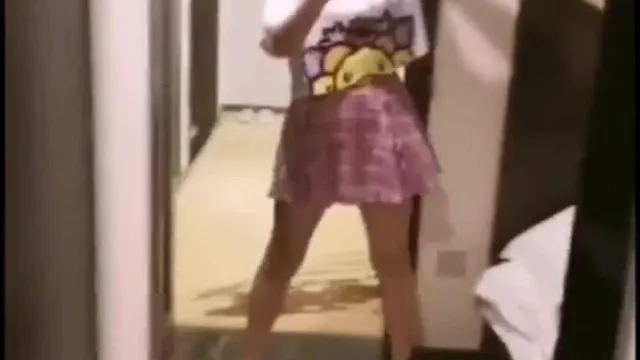 00后抖音少女与男友啪啪短视频流出！无套抽插标致身材~