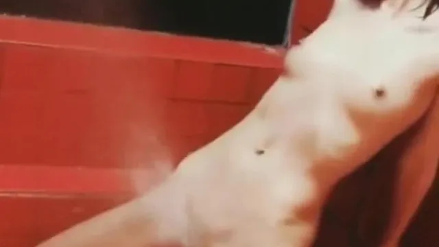 用水柱让自己的穴穴爽！边洗边爽一石二鸟！