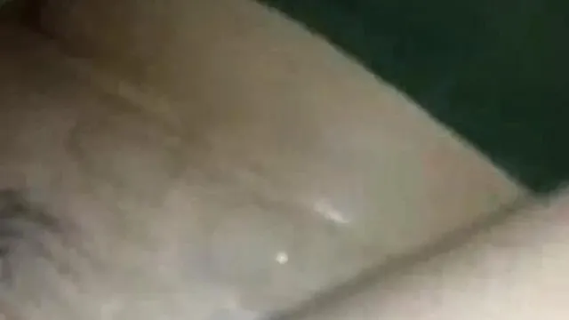 我们在性爱小房车里玩点特别的~妳的小鲍鱼让我舔一下好不好呀！