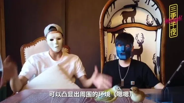三更半夜 邀路人街头裸拍！究竟能约到几个漂亮妹妹呢？